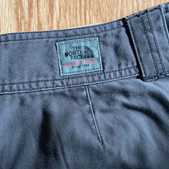 Bundle 3 for $20 TNF Ladies Shorts Sz 8 - Picture 3 of 4